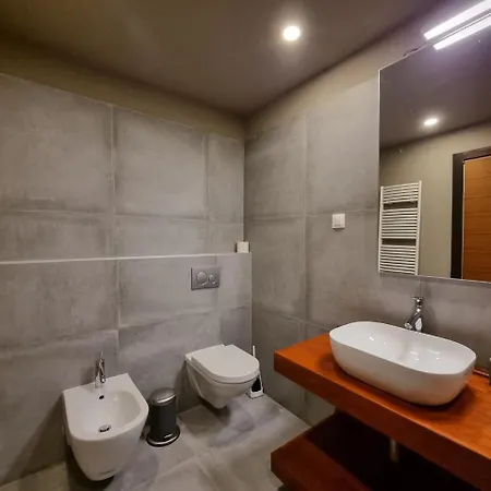 Grey Vila